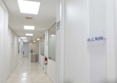 pasillo luminoso clinica dental chamberi